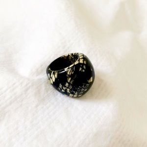 5/$18 Black White Abstract Cocktail Ring Statement Artistic Costume Jewelry 18mm